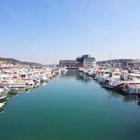 La Note Bleue, Bord De דירה